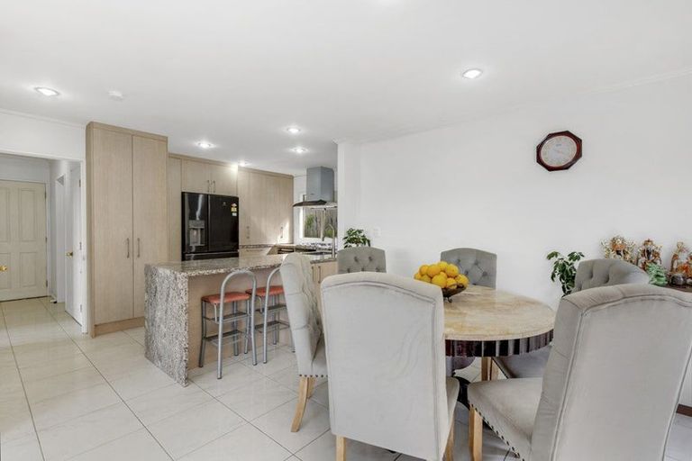 Photo of property in 3 Fairchild Avenue, Goodwood Heights, Auckland, 2105