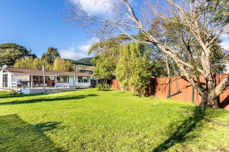 Photo of property in 30 Hookway Grove, Paraparaumu, 5032