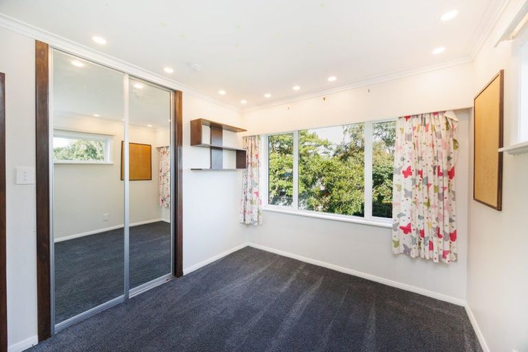 Photo of property in 27 Saint Albans Avenue, Hokowhitu, Palmerston North, 4410