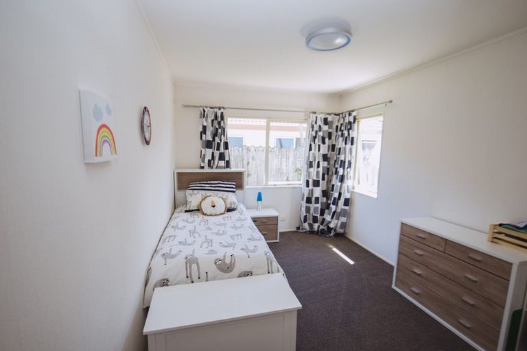 Photo of property in 1/11 Keswick Close, Northpark, Auckland, 2013