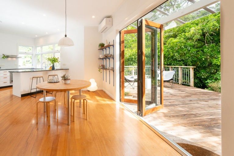 Photo of property in 16 Saint John Street, Aro Valley, Wellington, 6011