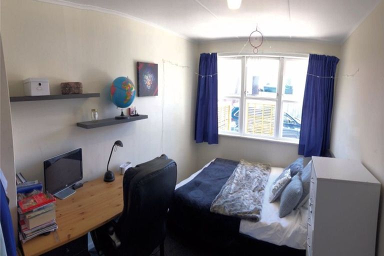 Photo of property in 12 Manapouri Place, Pakuranga Heights, Auckland, 2010