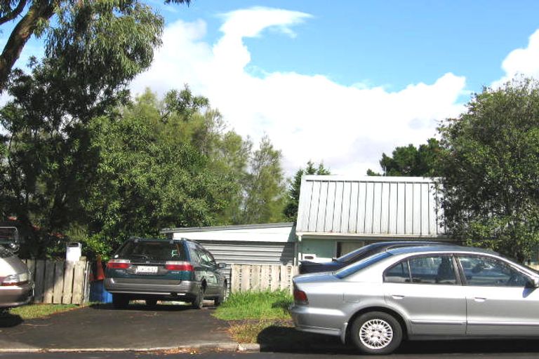 Photo of property in 6 Denver Avenue, Sunnyvale, Auckland, 0612