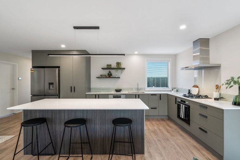 Photo of property in 34 Metoriti Crescent, Karaka, 2124