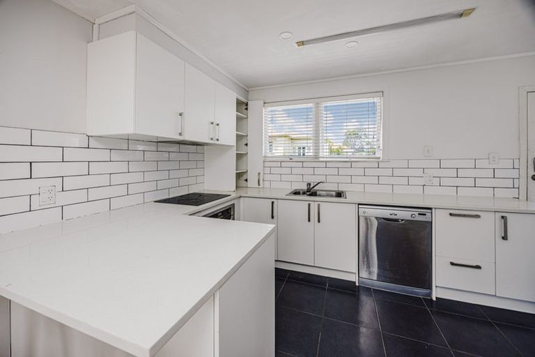 Photo of property in 2/8 James Road, Manurewa, Auckland, 2102