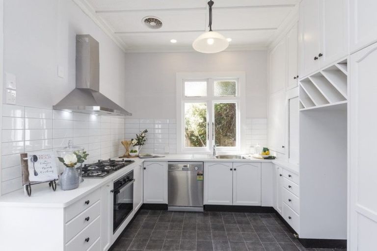 Photo of property in 53 Limbrick Street, Terrace End, Palmerston North, 4410