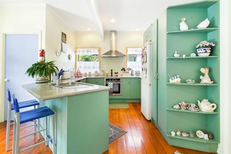 Photo of property in 24 Withers Road, Glen Eden, Auckland, 0602