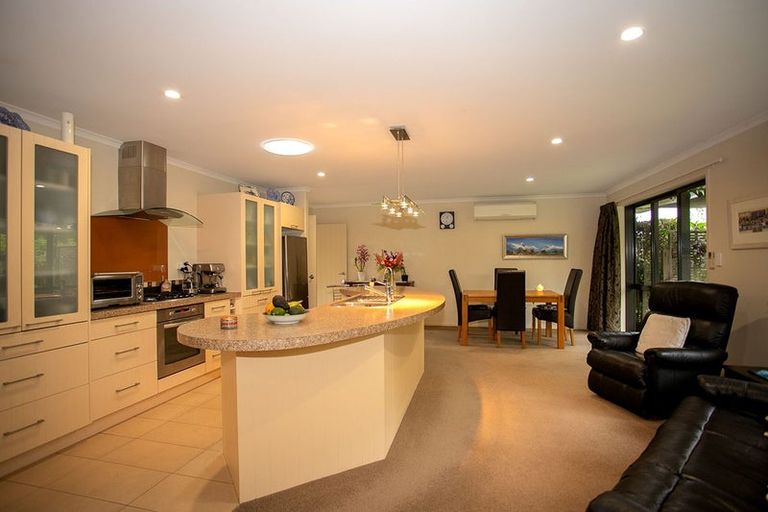 Photo of property in 8 Eagle Street, Welcome Bay, Tauranga, 3112