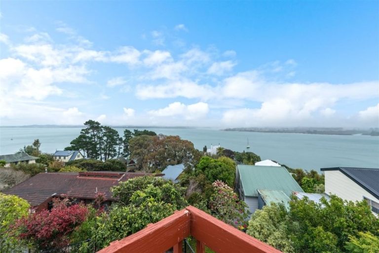 Photo of property in 2/41 Telstar Place, Beach Haven, Auckland, 0626