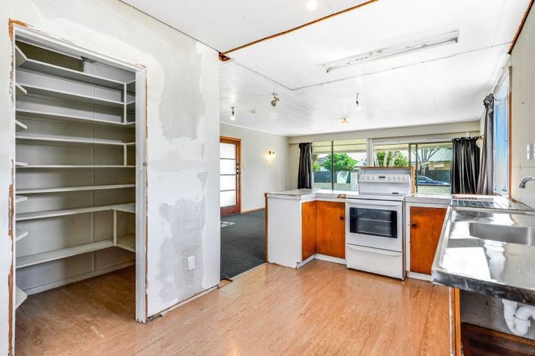 Photo of property in 42 Montgomery Crescent, Bader, Hamilton, 3206