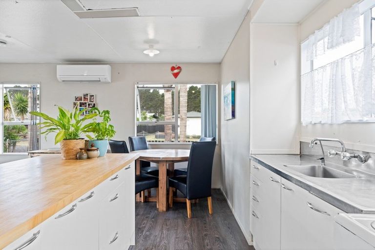 Photo of property in 8 Kuparu Place, Ruakaka, 0116