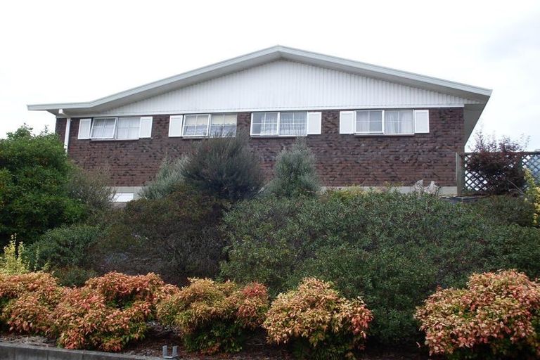 Photo of property in 32 Gilbass Avenue, Hamilton Lake, Hamilton, 3204