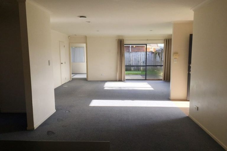 Photo of property in 4 Ettrick Lane, Papakura, 2110