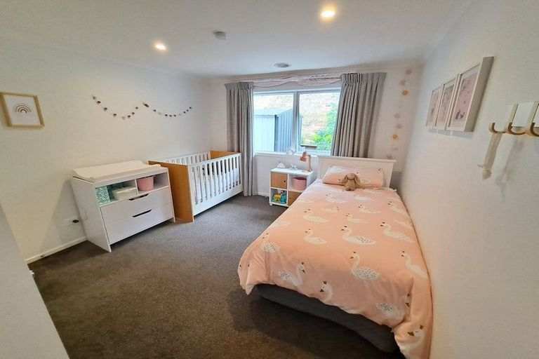 Photo of property in 35 Banks Boulevard, Whitby, Porirua, 5024