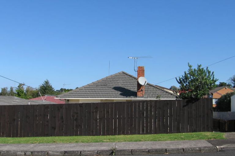 Photo of property in 21 Tane Street, New Lynn, Auckland, 0600