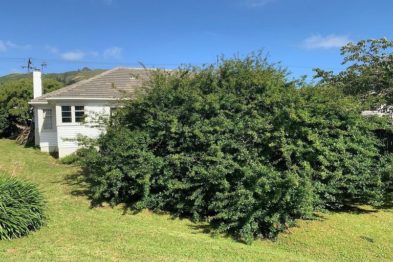 Photo of property in 33 Coates Street, Tawa, Wellington, 5028