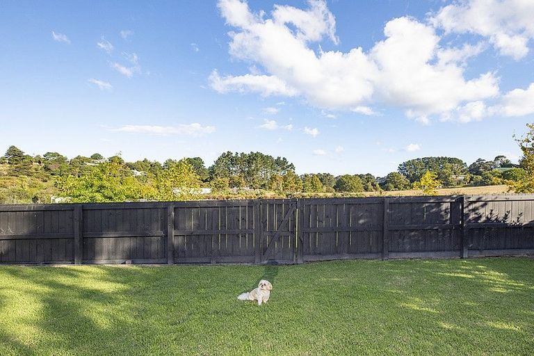 Photo of property in 4 Bethells Road, Waitakere, Auckland, 0816