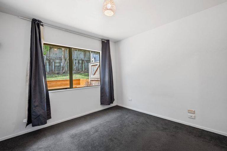 Photo of property in 121b Sunnyside Road, Sunnyvale, Auckland, 0612