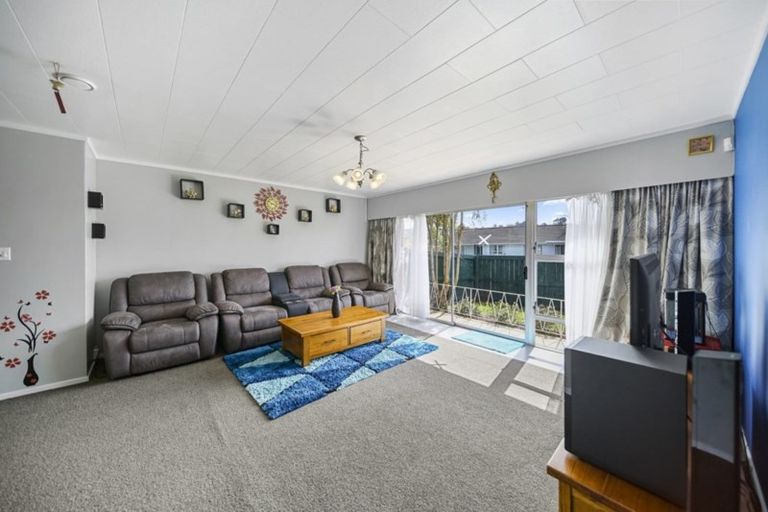 Photo of property in 2/1 Susanne Place, Pakuranga, Auckland, 2010