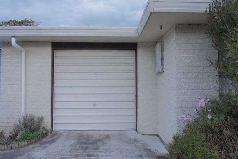 Photo of property in 32 Cecil Place, Cloverlea, Palmerston North, 4412