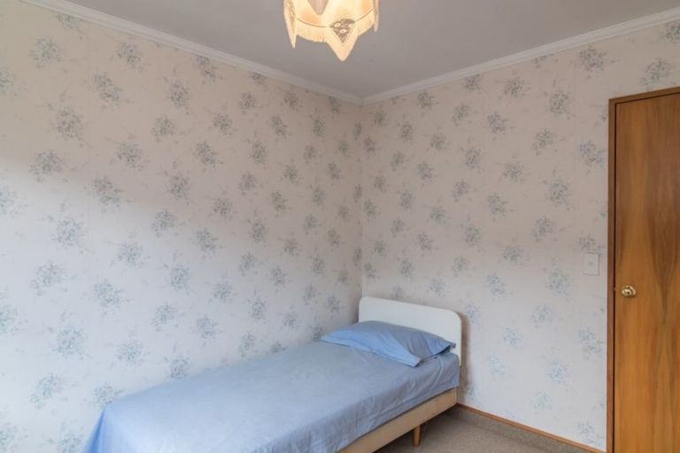 Photo of property in 3 Balmerino Grove, Waikanae, 5036