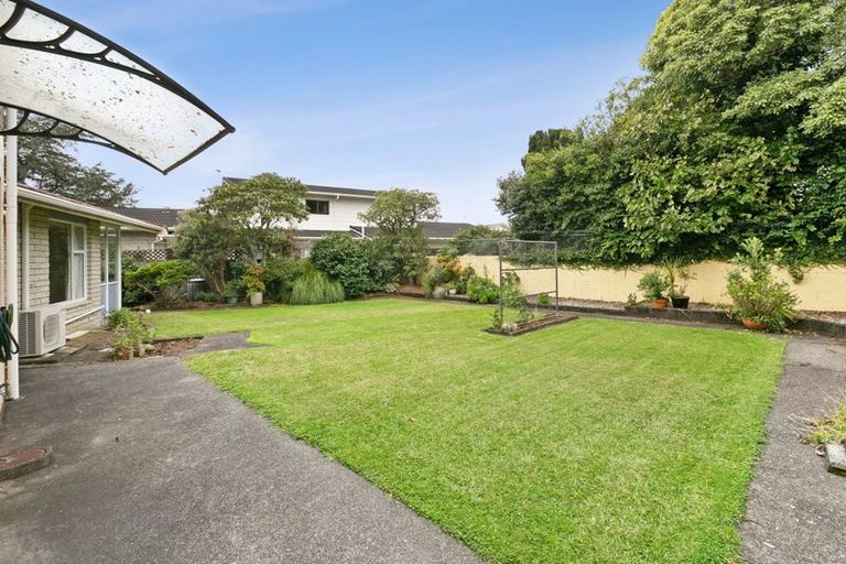 Photo of property in 6 Magnolia Drive, Westown, New Plymouth, 4310