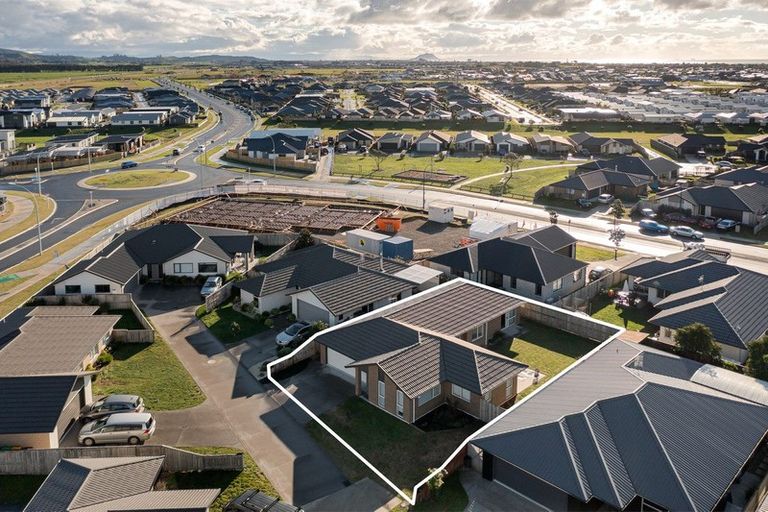 Photo of property in 22 Oka Street, Papamoa Beach, Papamoa, 3118