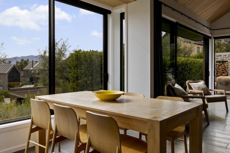 Photo of property in 31 Falconer Rise, Jacks Point, Queenstown, 9371