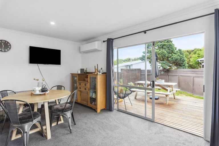 Photo of property in 14 Cypress Grove, Paraparaumu, 5032