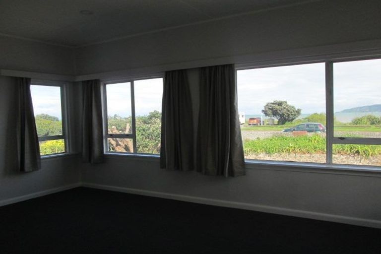 Photo of property in 67 Marine Parade, Paraparaumu Beach, Paraparaumu, 5032