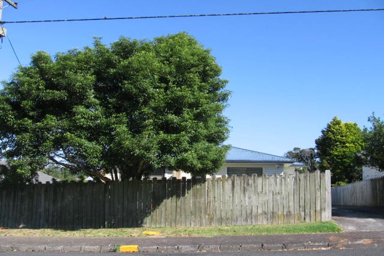 Photo of property in 1/19 Tane Street, New Lynn, Auckland, 0600