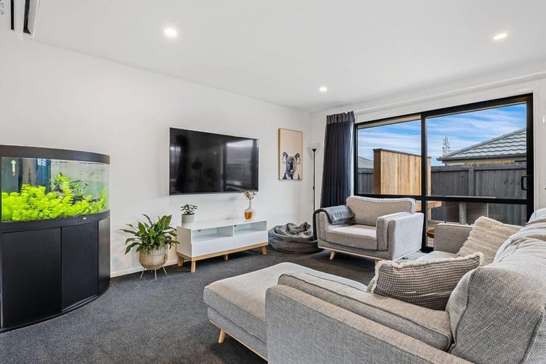 Photo of property in 8 Olearia Lane, Halswell, Christchurch, 8025