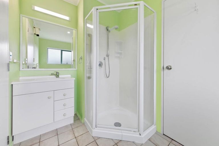 Photo of property in 678 Te Atatu Road, Te Atatu Peninsula, Auckland, 0610