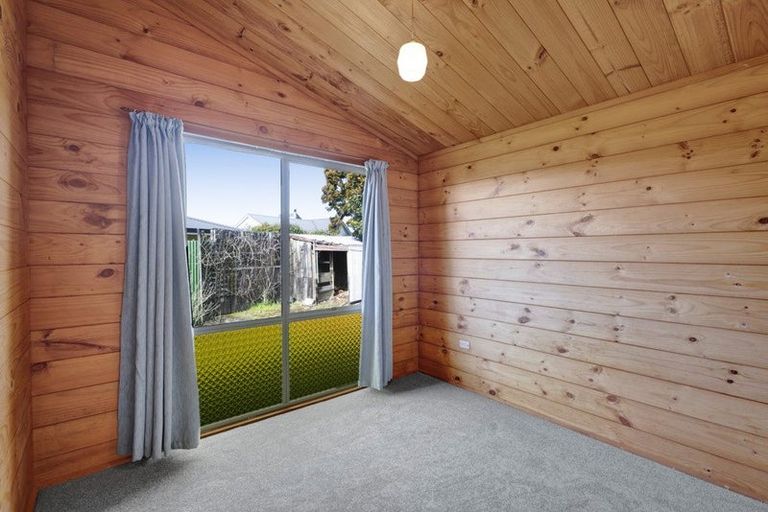 Photo of property in 33 Kowhai Street, Inglewood, 4330
