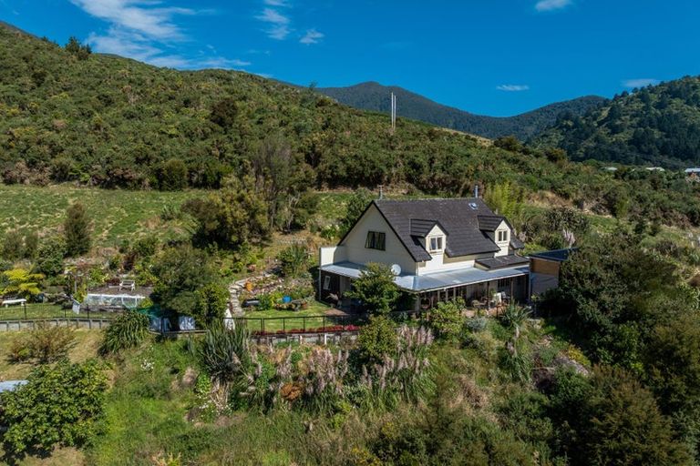 Photo of property in 51 Boons Valley Road, Waikawa, Picton, 7220