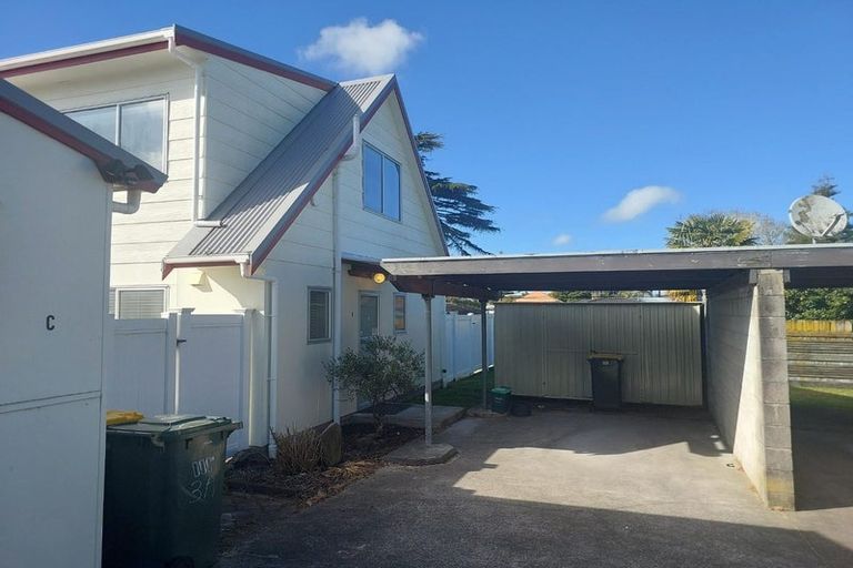 Photo of property in 3 Shepherds Road, Papakura, 2110