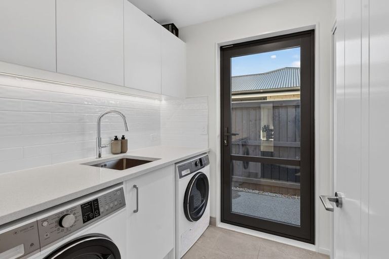 Photo of property in 5 Kearns Drive, Halswell, Christchurch, 8025