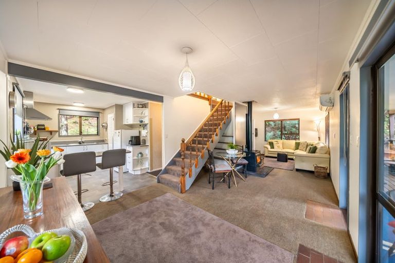 Photo of property in 32 Elmslie Road, Pinehaven, Upper Hutt, 5019