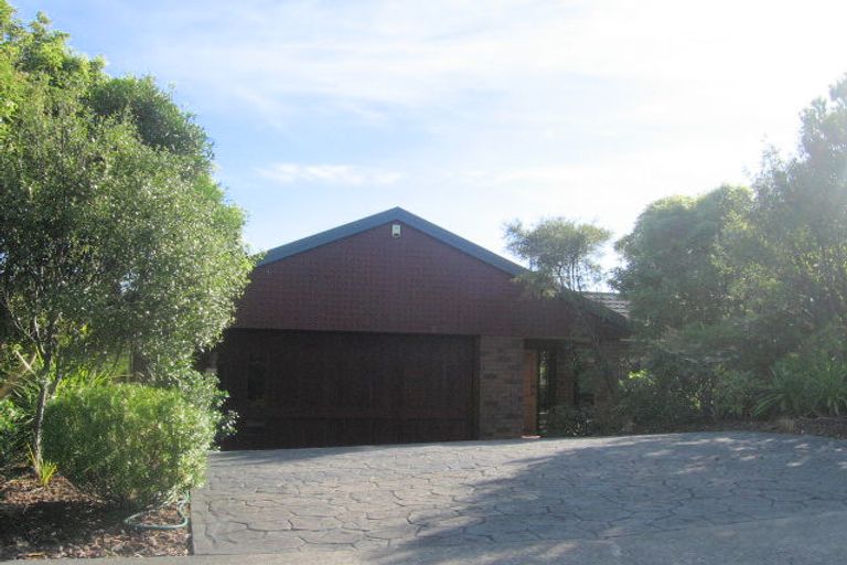 Photo of property in 40 Molyneux Close, Whitby, Porirua, 5024