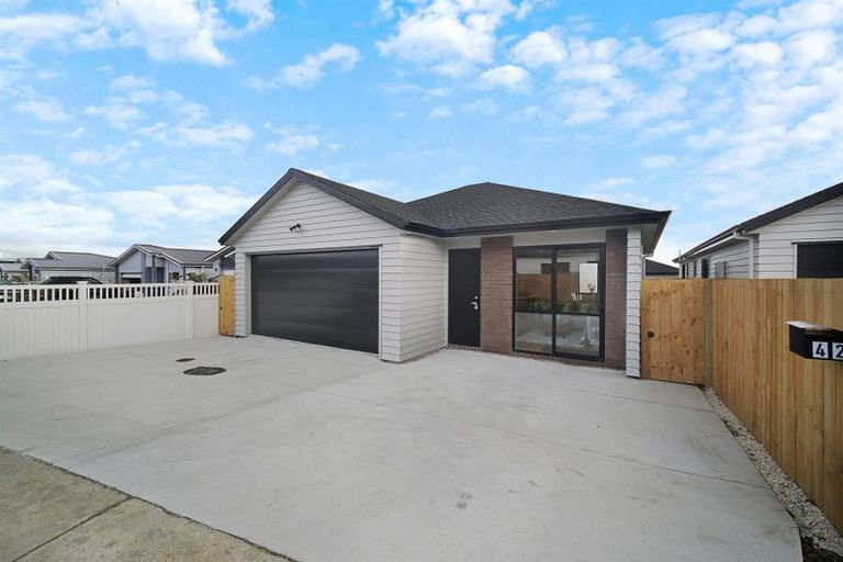 Photo of property in 42 Holcroft Street, Papakura, 2110