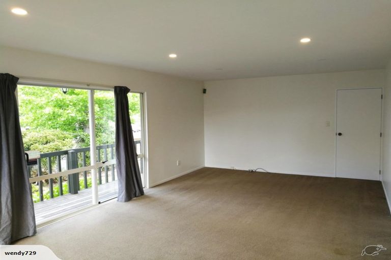 Photo of property in 62 Unsworth Drive, Unsworth Heights, Auckland, 0632