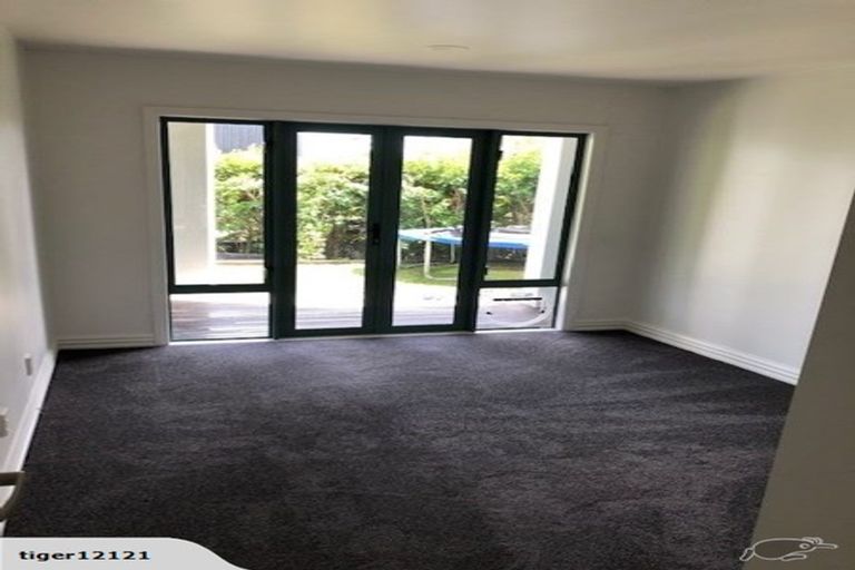 Photo of property in 2/61 Beresford Street, Bayswater, Auckland, 0622