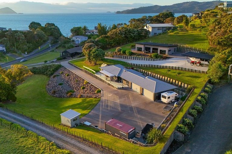 Photo of property in 2886 Long Bay Road, Wyuna Bay, Coromandel, 3581