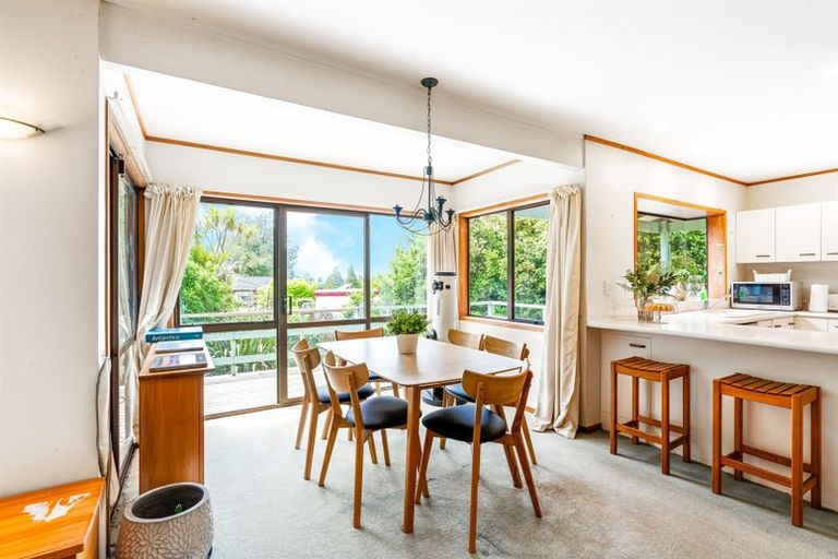 Photo of property in 21 Reynolds Place, Torbay, Auckland, 0630