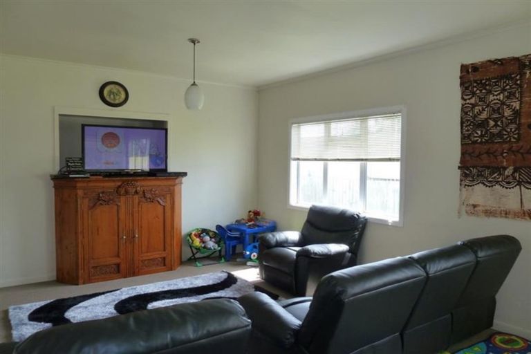 Photo of property in 47 Russell Road, Manurewa, Auckland, 2102