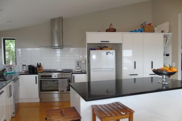 Photo of property in 7 Cameron Street, Kaiwharawhara, Wellington, 6035