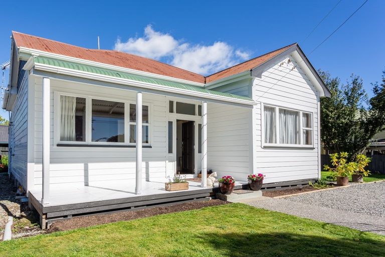 Photo of property in 75 Hutcheson Street, Mayfield, Blenheim, 7201