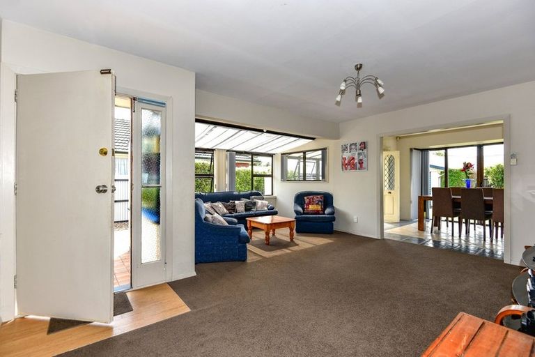 Photo of property in 65 Farquhars Road, Redwood, Christchurch, 8051