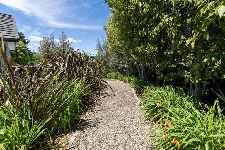 Photo of property in 14 Matau Close, Te Kauwhata, 3710