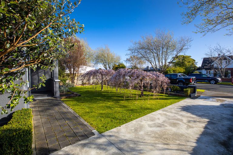 Photo of property in 23 Mere Mere Avenue, Palmerston North, 4414